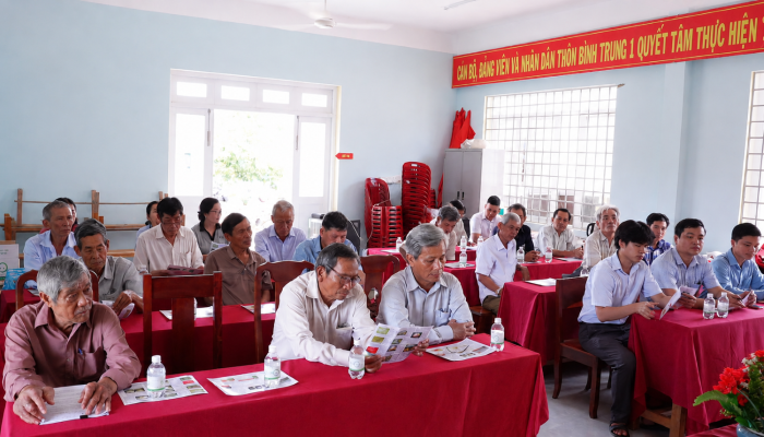 Xã Vạn Thắng: Tập huấn kỹ thuật trồng và chăm sóc cây dưa hấu cho hội viên nông dân