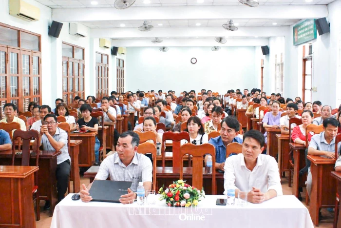 Tập huấn nghiệp vụ kiểm tra công tác coi thi Kỳ thi tốt nghiệp THPT năm 2026