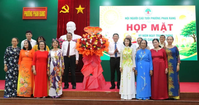 Phường Phan Rang: Họp mặt kỷ niệm 85 năm Ngày truyền thống người cao tuổi Việt Nam