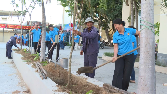 Phường Đô Vinh ra quân hưởng ứng phong trào toàn dân chung tay bảo vệ môi trường