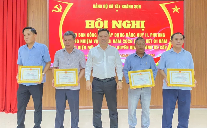 Đảng ủy xã Tây Khánh Sơn sơ kết 1 năm vận hành bộ máy của hệ thống chính trị và chính quyền địa phương 2 cấp