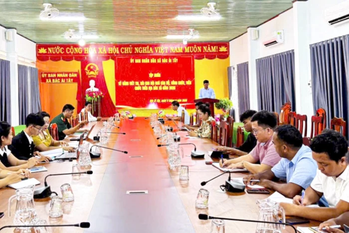 Hơn 30 cán bộ, công chức, viên chức xã Bác Ái Tây được tập huấn kỹ năng viết tin, bài
