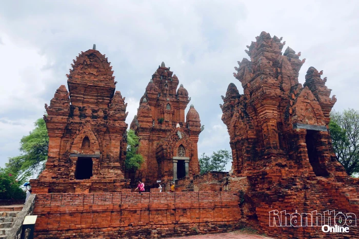 Tháp Pô Klong Garai - điểm hẹn không thể bỏ lỡ trên hành trình khám phá Khánh Hòa