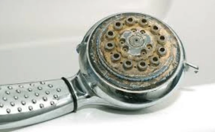 Cách cực dễ làm sạch cặn bẩn ở vòi sen, vòi sen sạch bóng như mới