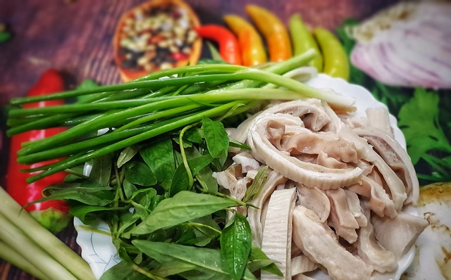 Dạ dày xào rau răm