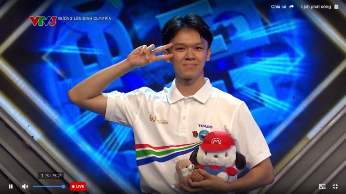 Học sinh Trường THPT Chuyên Lê Quý Đôn mang cầu truyền hình chung kết Olympia về Khánh Hòa