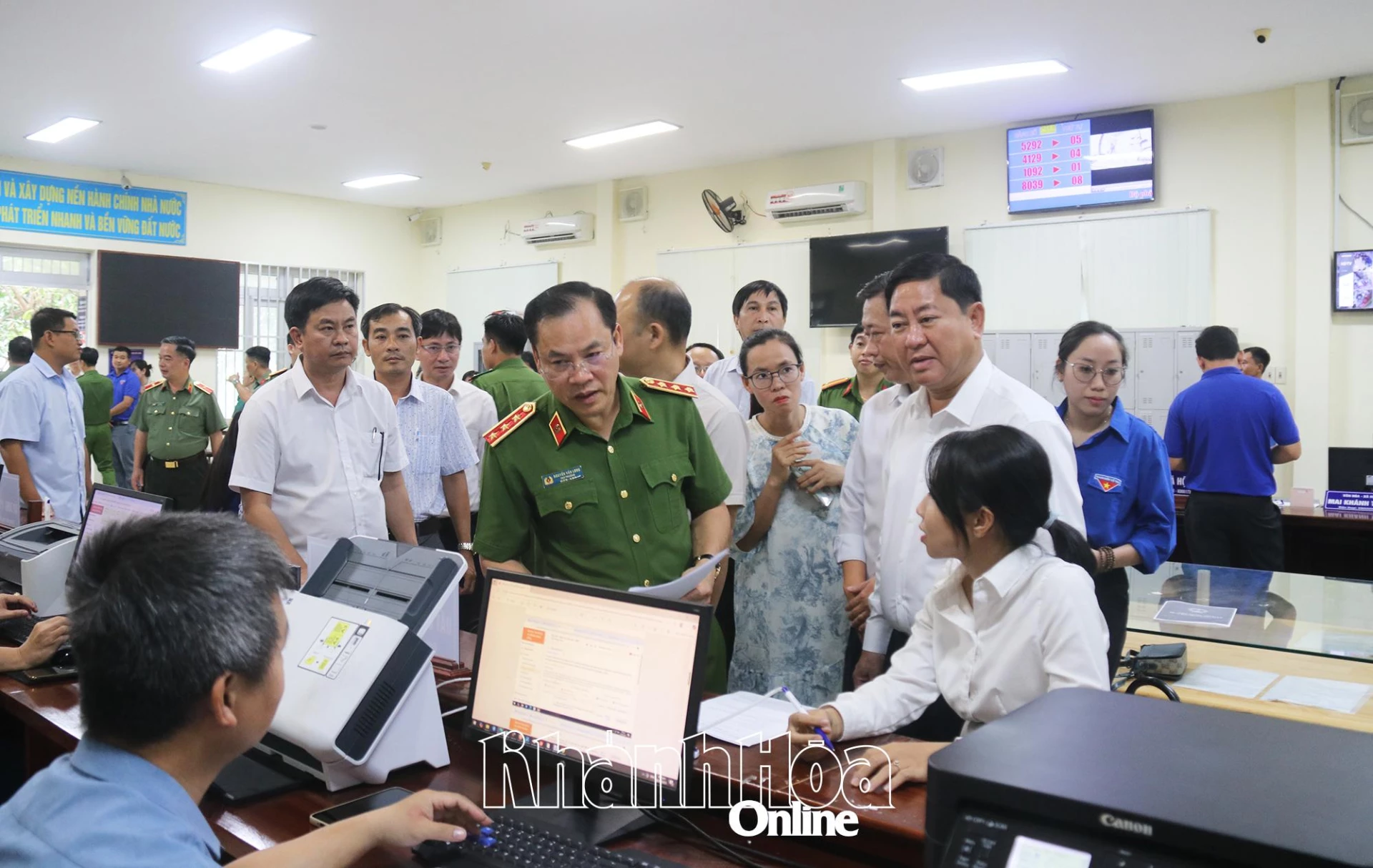 Bộ Công an kiểm tra công tác đảm bảo dịch vụ công tại Khánh Hòa