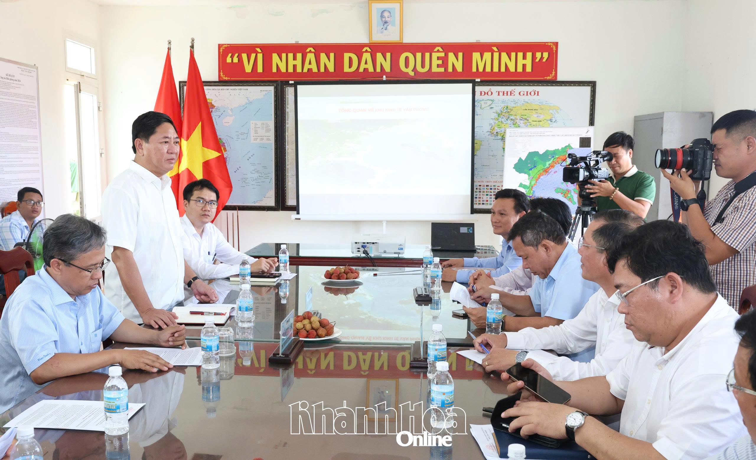 Chủ tịch UBND tỉnh Trần Quốc Nam làm việc tại Khu Kinh tế Vân Phong và Công ty TNHH Đóng tàu HD Hyundai Việt Nam