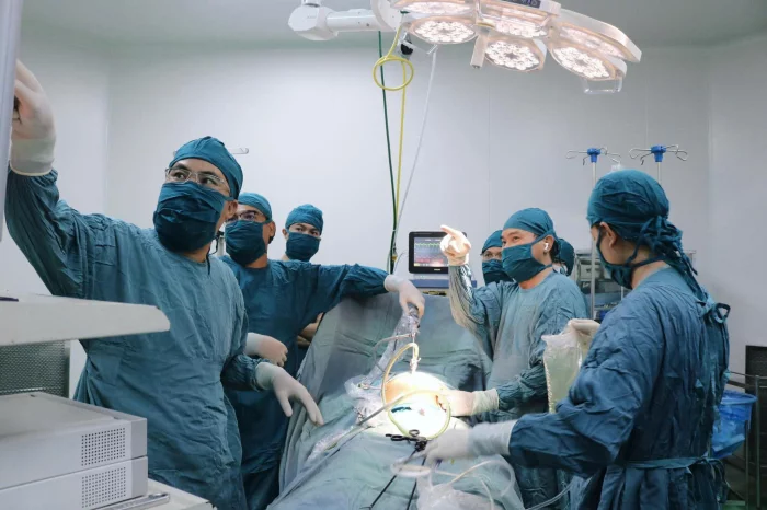 Chuyển giao kỹ thuật đặt catheter màng bụng điều trị suy thận mạn tính cho Bệnh viện Đa khoa Ninh Thuận