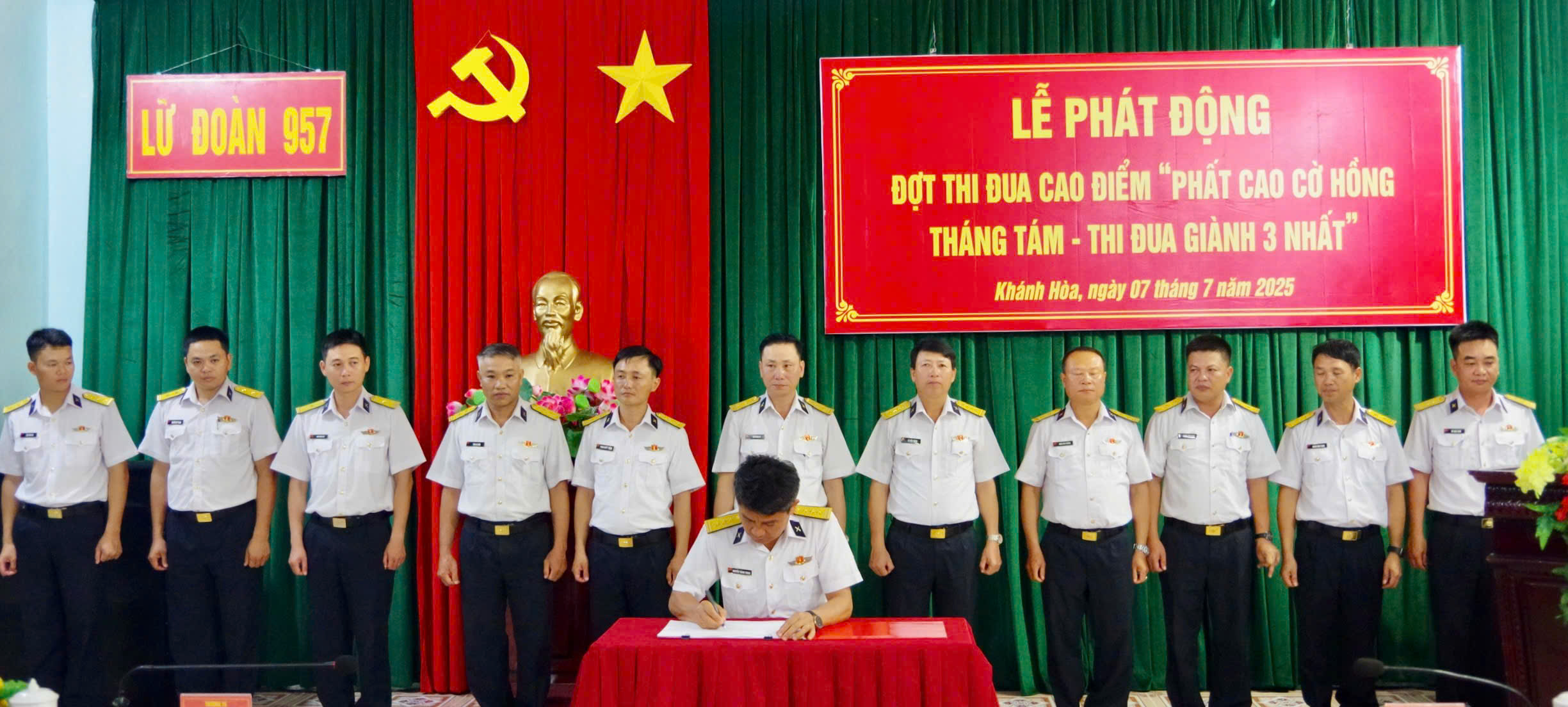 Lữ đoàn 957 phát động thi đua “Phất cao cờ hồng tháng Tám - Thi đua giành 3 nhất”
