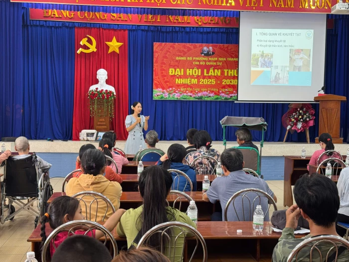 Khám, hướng dẫn phục hồi chức năng cho người khuyết tật ở phường Nam Nha Trang