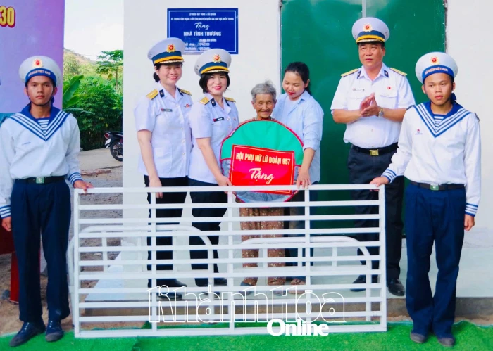 Lữ đoàn 957: Nhiều hoạt động dân vận thiết thực