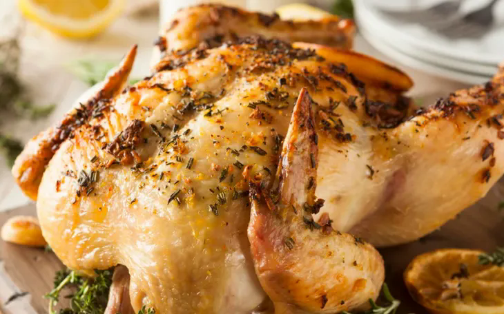 Gà nướng cả trái chanh