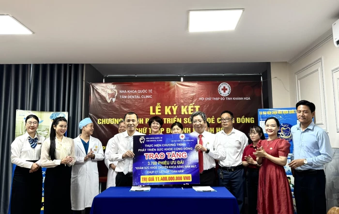 Ký kết hợp tác triển khai Chương trình chăm sóc sức khỏe răng - hàm - mặt cho cộng đồng