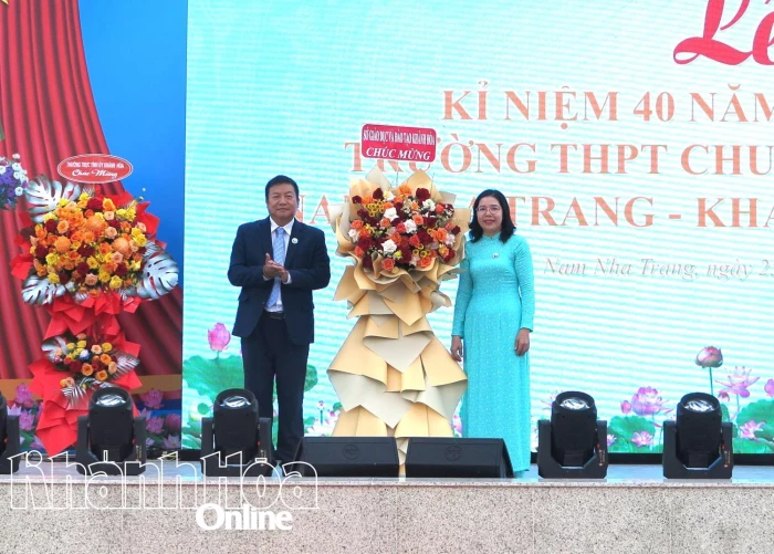 Trường THPT Chuyên Lê Quý Đôn (phường Nam Nha Trang) kỷ niệm 40 năm thành lập