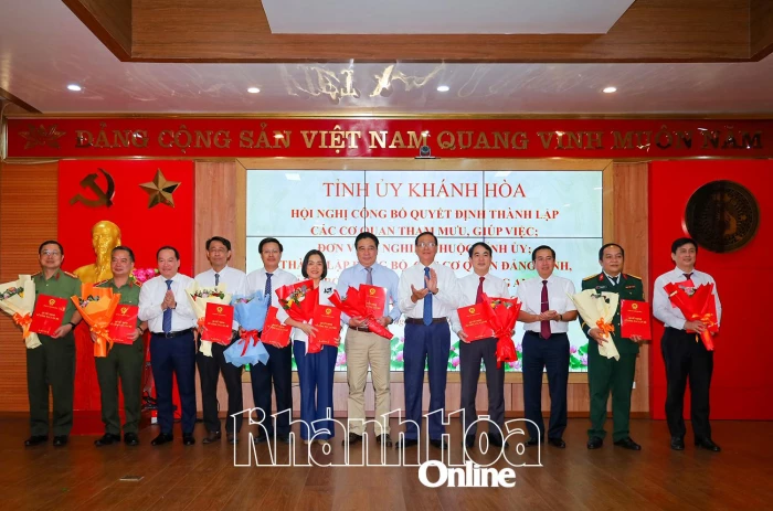 Chào mừng Đại hội đại biểu Đảng bộ Các cơ quan Đảng tỉnh Khánh Hòa lần thứ nhất, nhiệm kỳ 2025 - 2030: Chung sức, đồng lòng xây dựng đảng bộ trong sạch, vững mạnh