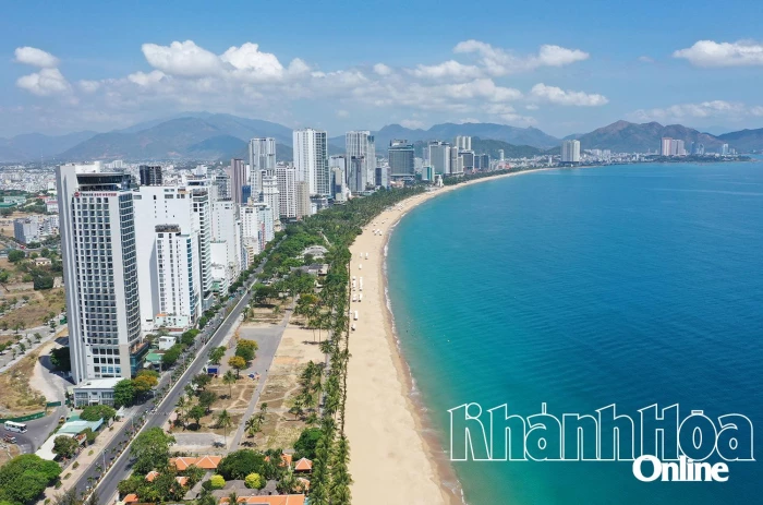 Đẩy mạnh công tác chính trị, tư tưởng trong quá trình vận hành chính quyền 2 cấp