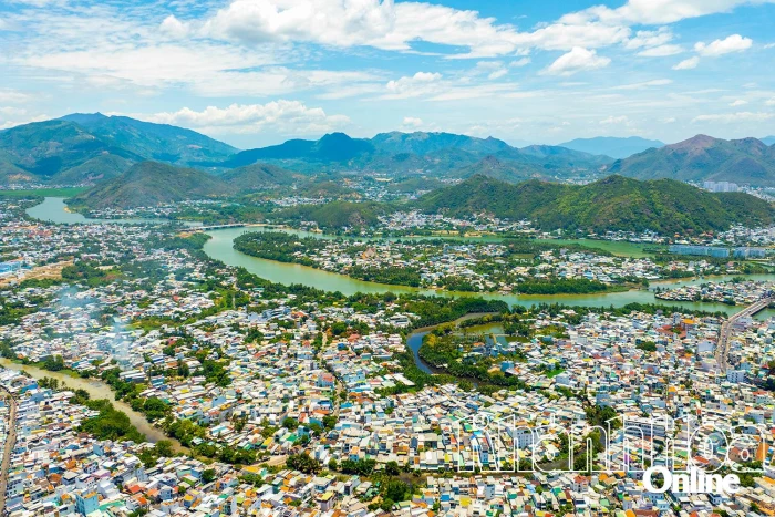 Chào mừng Đại hội đại biểu Đảng bộ phường Tây Nha Trang lần thứ nhất, nhiệm kỳ 2025 - 2030: Phát triển phường Tây Nha Trang thành đô thị hiện đại, phồn vinh và bản sắc