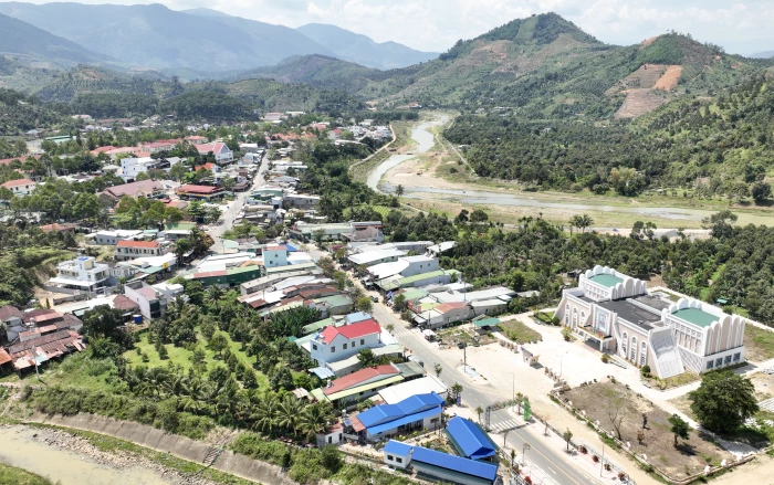 Chào mừng Đại hội đại biểu Đảng bộ xã Khánh Sơn lần thứ nhất, nhiệm kỳ 2025 - 2030: Vững bước vào kỷ nguyên mới