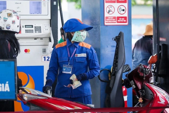 Bốn mặt hàng xăng, dầu tăng giá nhẹ