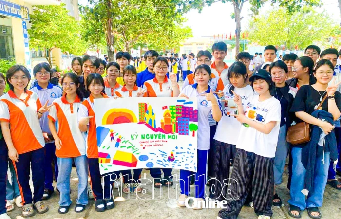 Đa dạng hoạt động cho thanh thiếu niên dịp hè