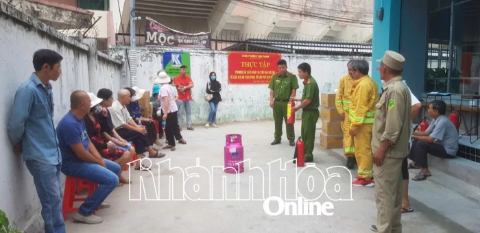 Tuyên truyền Luật Phòng cháy, chữa cháy và cứu nạn, cứu hộ tại 2 phường Cam Ranh và Bắc Cam Ranh