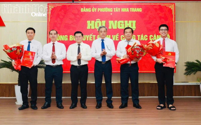 Phường Tây Nha Trang công bố quyết định về công tác cán bộ, tổ chức các hội nghị quan trọng