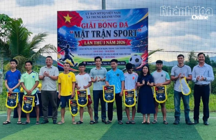 Giải bóng đá "Mặt trận sport" xã Trung Khánh Vĩnh