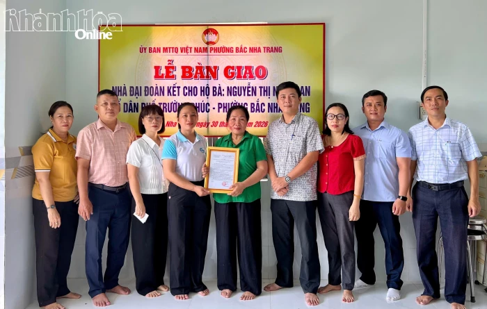Phường Bắc Nha Trang bàn giao nhà Đại đoàn kết cho hộ có hoàn cảnh đặc biệt khó khăn