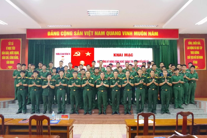 Trường Sĩ quan Thông tin bồi dưỡng kỹ năng sử dụng công nghệ thông tin và chuyển đổi số cho học viên sĩ quan dự bị