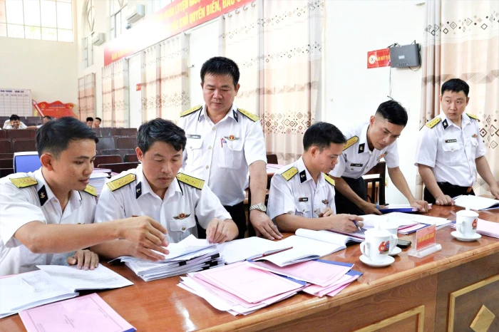 Vùng 4 Hải quân kiểm tra công tác Đảng, công tác chính trị tại Lữ đoàn 101