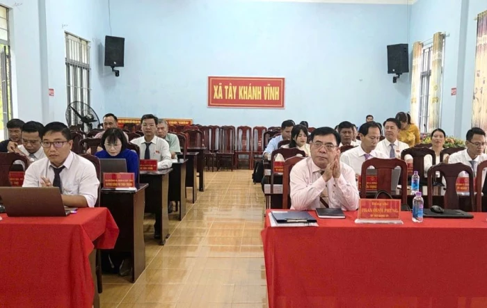 Kỳ họp thường lệ lần thứ 2 HĐND xã Tây Khánh Vĩnh khóa II