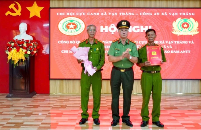 Thành lập Chi hội Cựu công an nhân dân xã Vạn Thắng