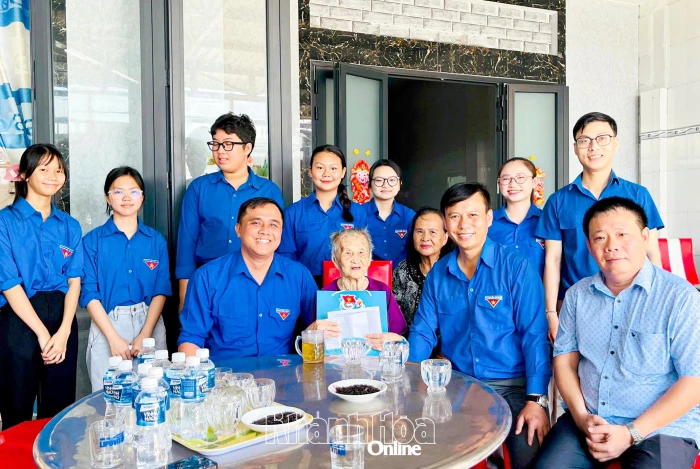 Kỷ niệm 79 năm Ngày Thương binh - Liệt sĩ (27-7-1947 - 27-7-2026): Tuổi trẻ "Uống nước nhớ nguồn"