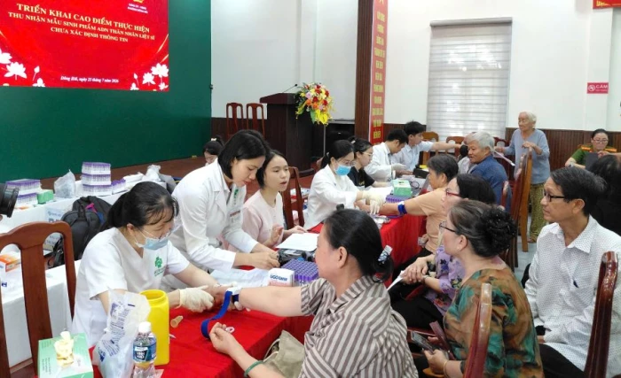 Thu nhận mẫu ADN của thân nhân liệt sĩ tại khu vực phía nam Khánh Hòa