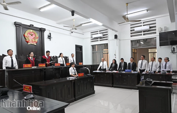 Hoãn phiên tòa xét xử vụ tham ô hơn 17 tỷ đồng