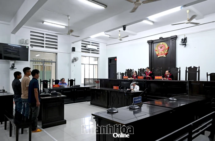 Giảm án cho 3 bị cáo đánh, bắt giữ người vì nghi ngờ trộm tôm trong đìa