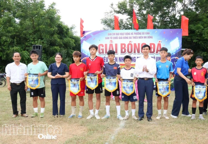 Phường Đô Vinh khai mạc Giải bóng đá thiếu niên, nhi đồng lần thứ II năm 2026