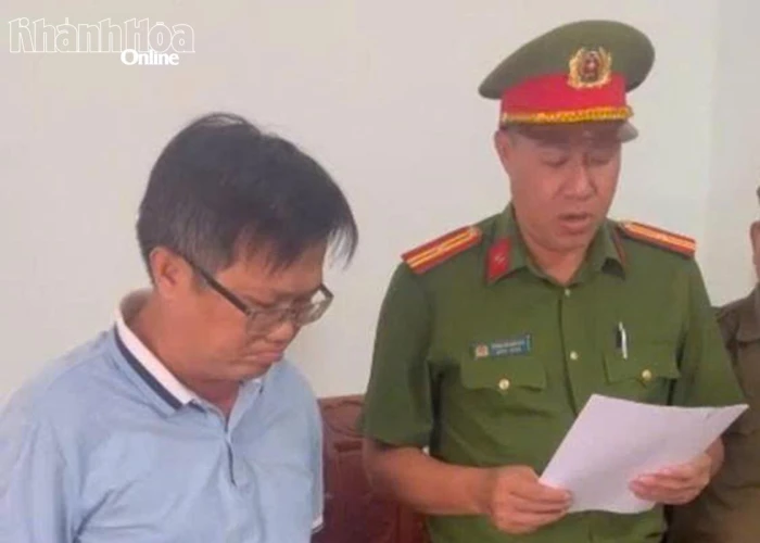 Bán hóa đơn trái phép, giám đốc doanh nghiệp và chủ hộ kinh doanh bị khởi tố