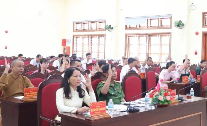 Kỳ họp thứ 2, HĐND xã Cam Lâm khóa II