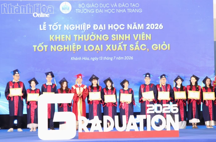 Trường Đại học Nha Trang trao bằng tốt nghiệp đại học cho hơn 1.770 sinh viên