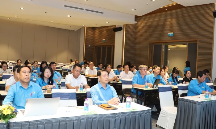 Hội nghị toàn quốc nghiên cứu, học tập, quán triệt Nghị quyết Đại hội Mặt trận và Công đoàn Việt Nam
