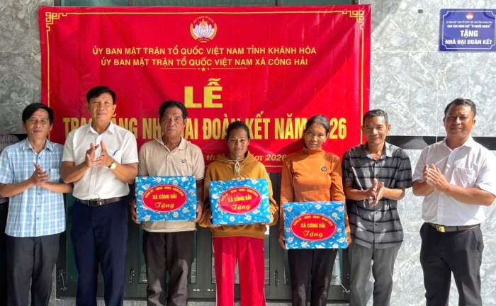 Xã Công Hải bàn giao nhà Đại đoàn kết cho hộ cận nghèo