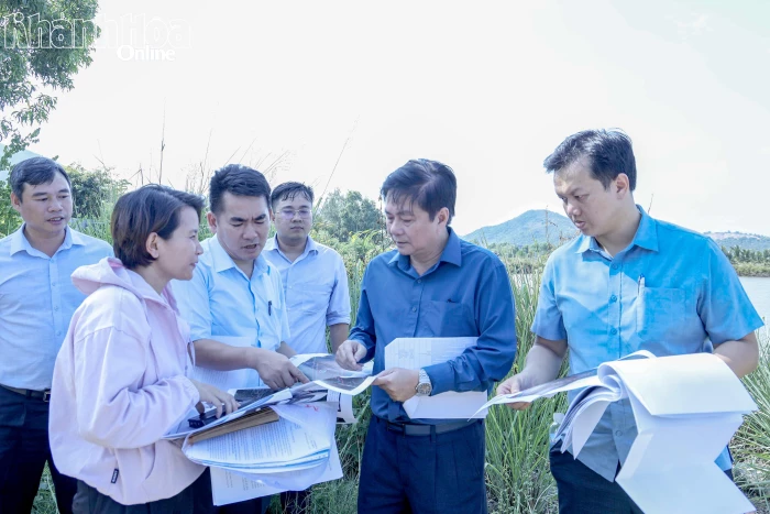 Phó Chủ tịch Thường trực HĐND tỉnh Lữ Thanh Hải khảo sát các khu đất thí điểm dự án nhà ở thương mại