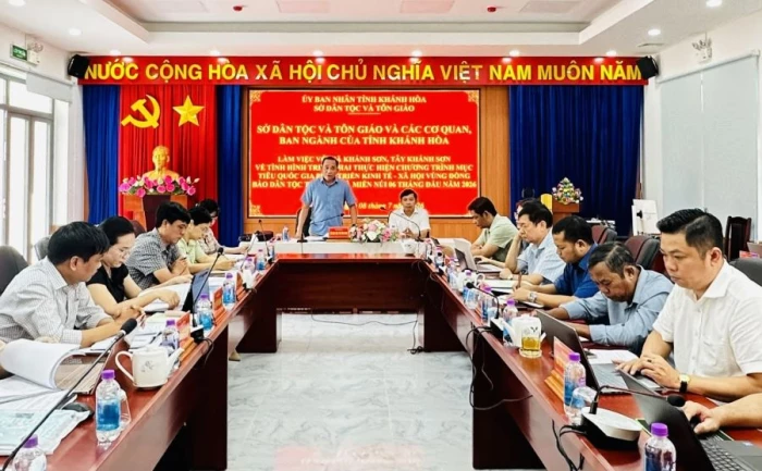 Sở Dân tộc và Tôn giáo làm việc với 2 xã Khánh Sơn và Tây Khánh Sơn