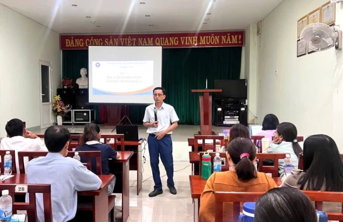 Tập huấn truyền thông giáo dục sức khỏe cho các trạm y tế khu vực phía nam tỉnh