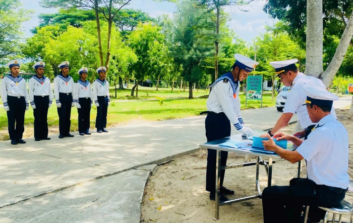 Lữ đoàn 957 bế mạc khóa huấn luyện chiến sĩ vệ binh năm 2026
