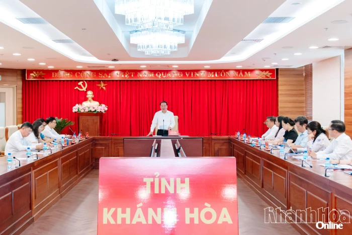Thường trực Tỉnh ủy Khánh Hòa giao ban công tác quý II/2026 với các cơ quan tham mưu, giúp việc của Tỉnh ủy