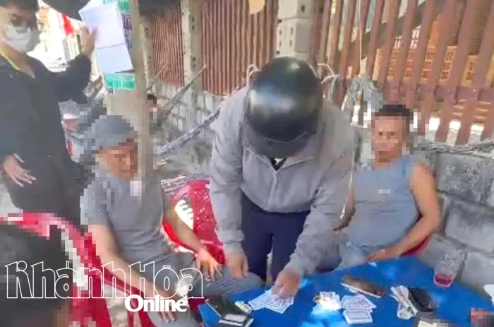 Công an xã Công Hải triệt xóa tụ điểm đánh bạc