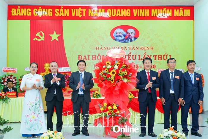 Đại hội đại biểu Đảng bộ xã Tân Định lần thứ nhất, nhiệm kỳ 2025 - 2030